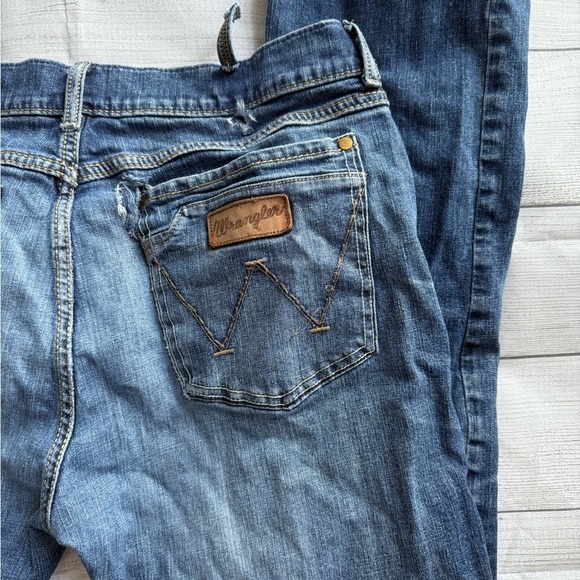 Wrangler Women's Boot Cut Jeans - Blue - Picture 4 of 8